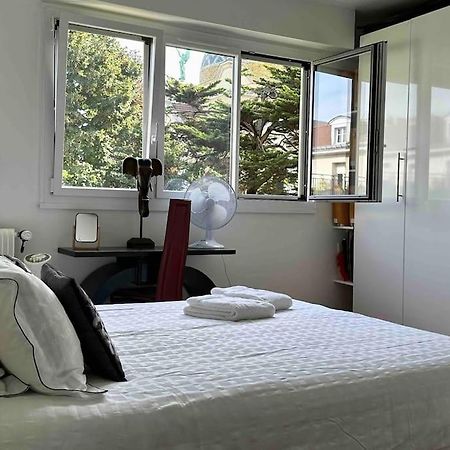 Private Bedrooms Near Eiffel Tower パリ エクステリア 写真