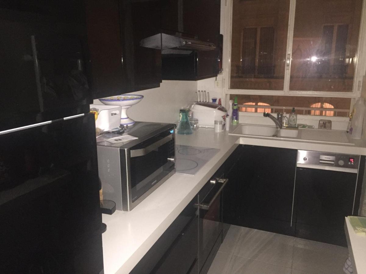 Private Bedrooms Near Eiffel Tower パリ エクステリア 写真