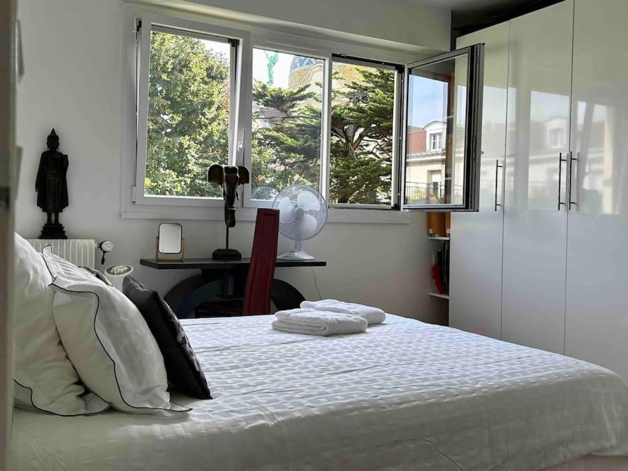 Private Bedrooms Near Eiffel Tower パリ エクステリア 写真